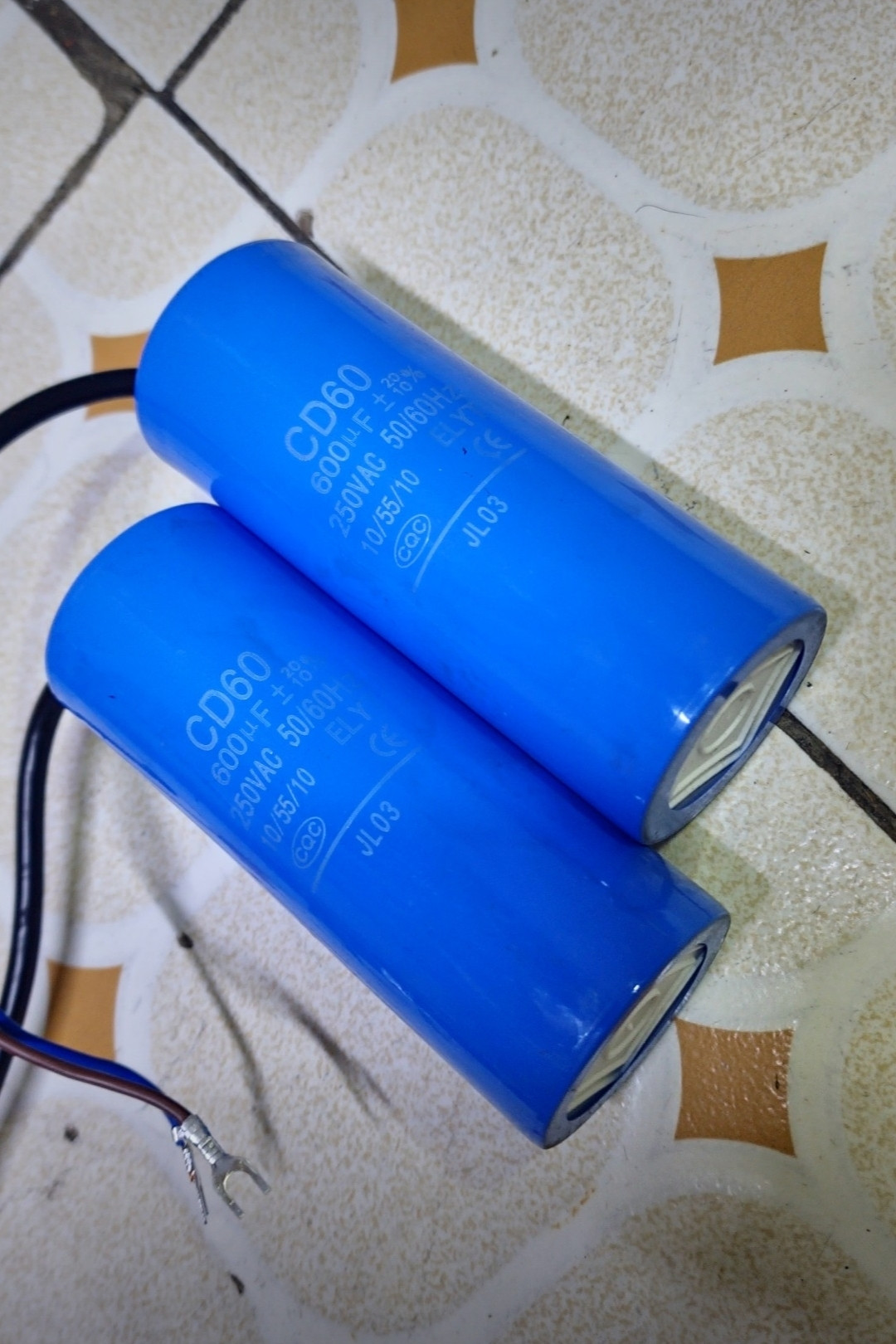 Capacitor 600uf